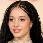 Lavender Eyes und Boho-Braids: Chase Infinitis Oscar-Look setzt Beauty-Trends für 2026